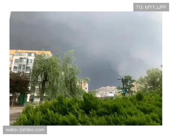 气象部门预警,周末多特蒙德地区或有雨,可能影响场地条件 气象部门预警,周末多特蒙德地区或有雨,可能影响场地条件